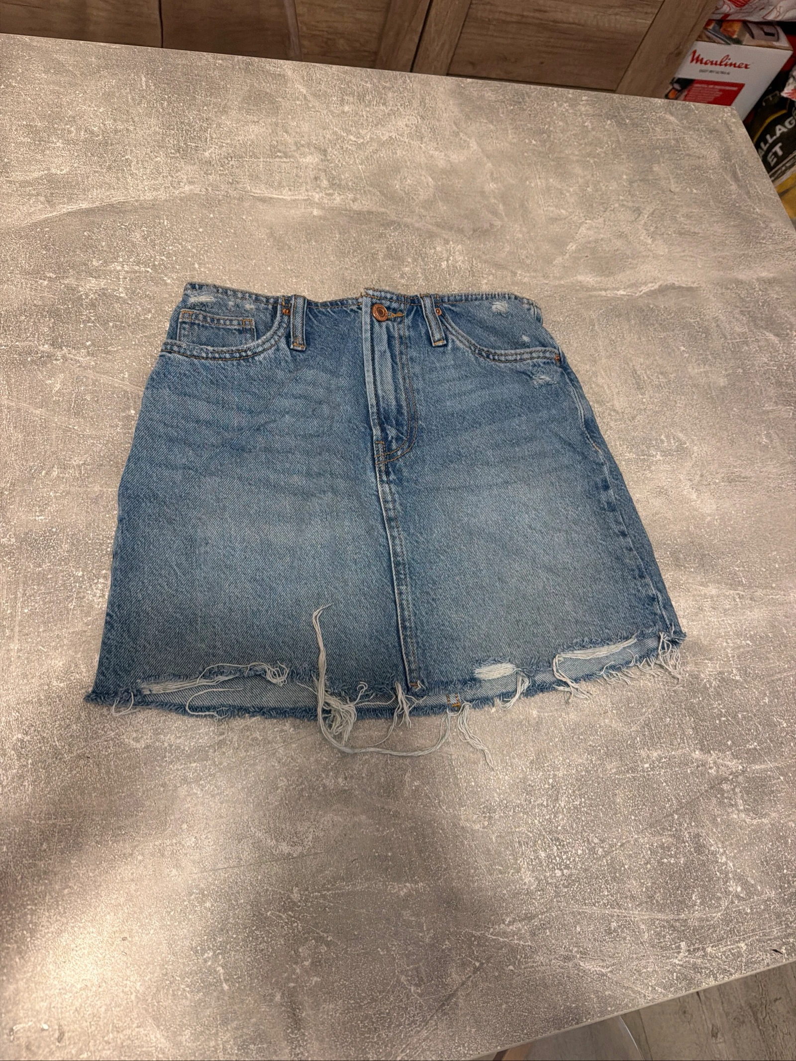 Jupe femme taille 34 bershka très bon état 